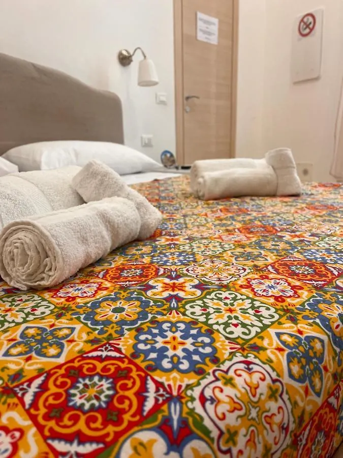 Bed and Breakfast Esse House'S Noto 0*,  Italia