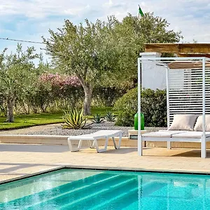 Dimora Calauriia Bed & Breakfast