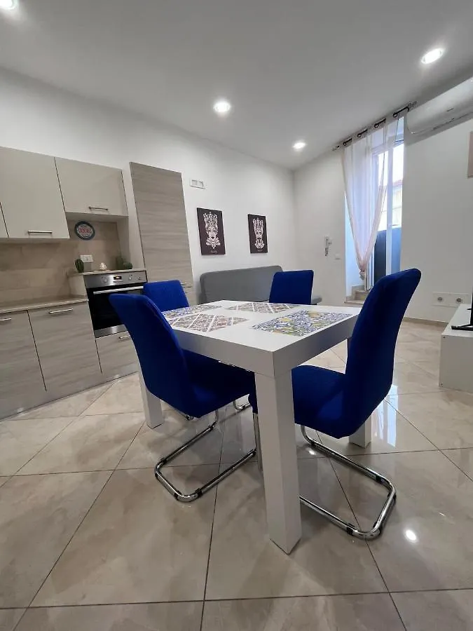 Esse House'S Noto Bed and Breakfast